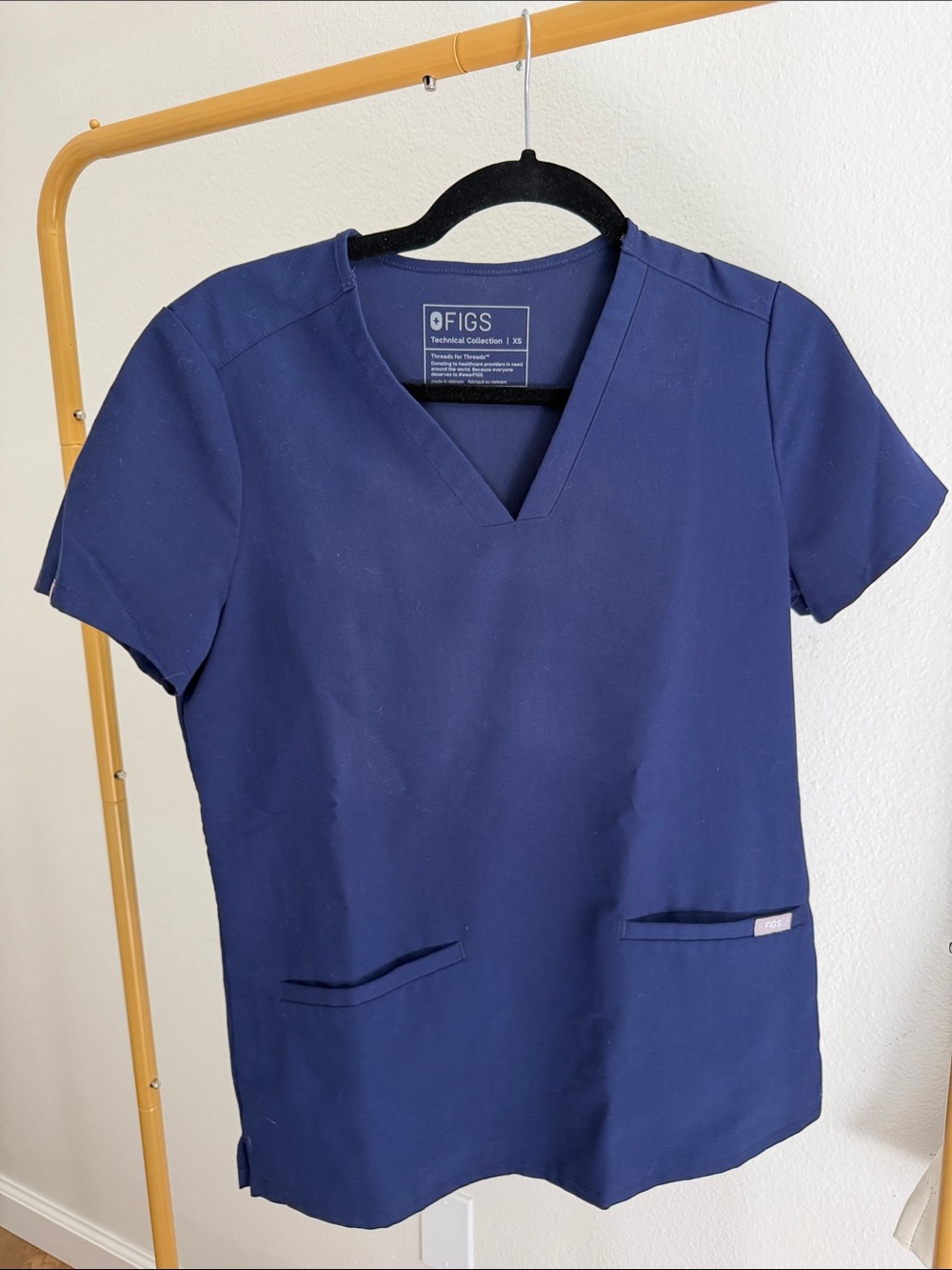 FIGS Women's Short Sleeve V-Neck Scrub Top — Navy